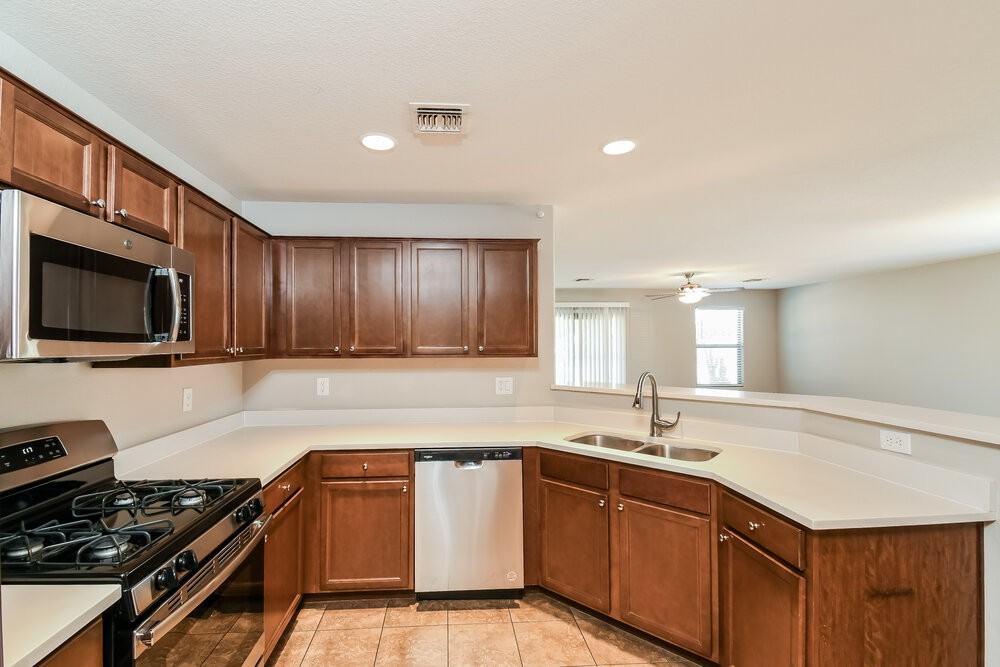 1126 E Daniella Dr - Photo 7 of 16