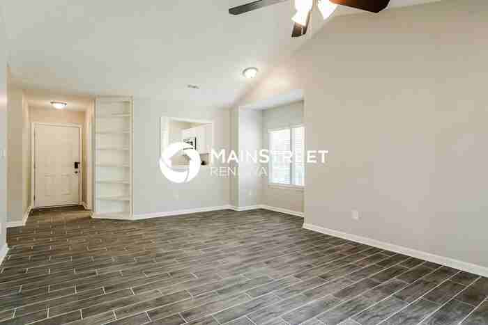 1915 Collier Dr - Photo 3 of 15