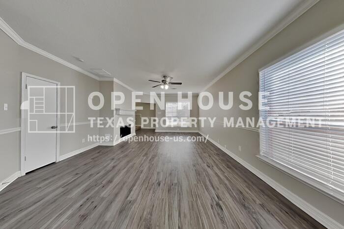 12623 Duchess Ln - Photo 4 of 22