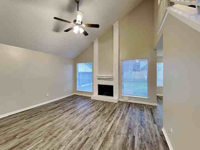 8314 Greenleaf Lake Dr - Photo 2 of 19