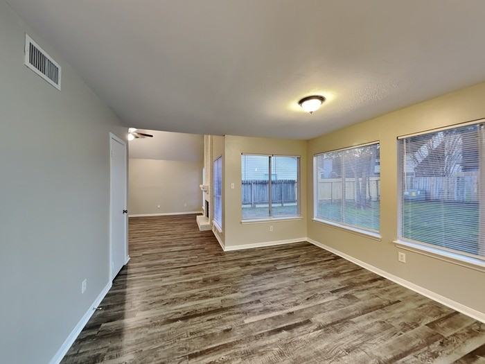 8314 Greenleaf Lake Dr - Photo 6 of 19