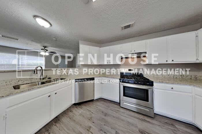 2908 Piccadilly Circus St - Photo 6 of 21