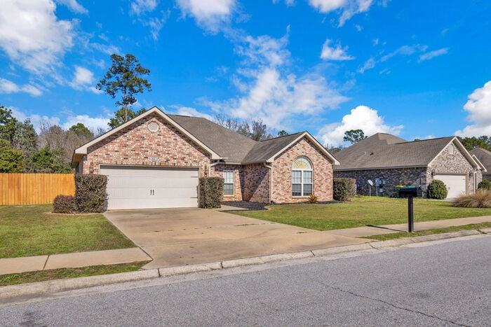 62 Tantallon Dr - Photo 2 of 38