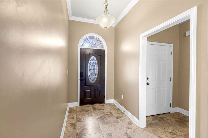 62 Tantallon Dr - Photo 5 of 38