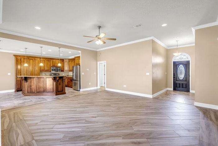 62 Tantallon Dr - Photo 7 of 38