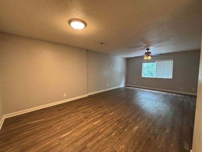 3710 Wyandotte St #9 - Photo 2 of 9