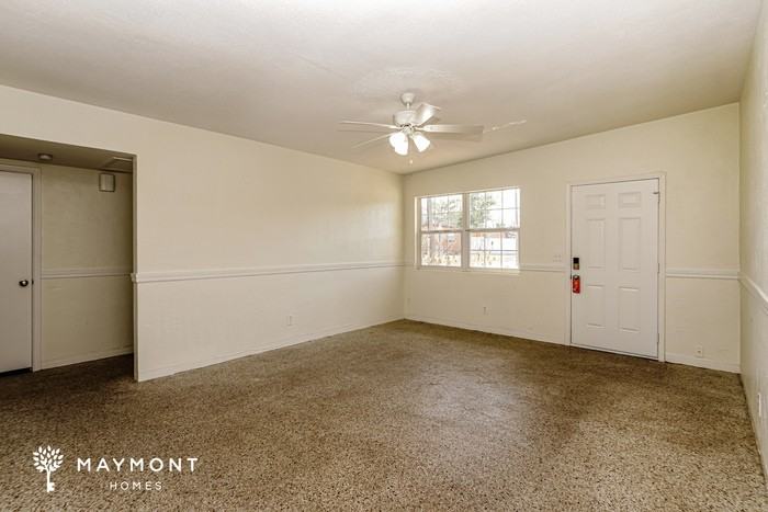 1420 Alabama Ave - Photo 4 of 17