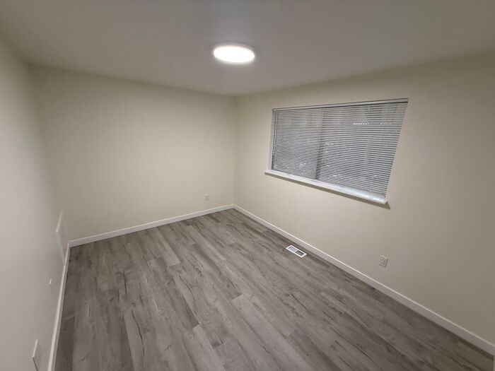 11013 144th Street Ct E #6 - Photo 4 of 16