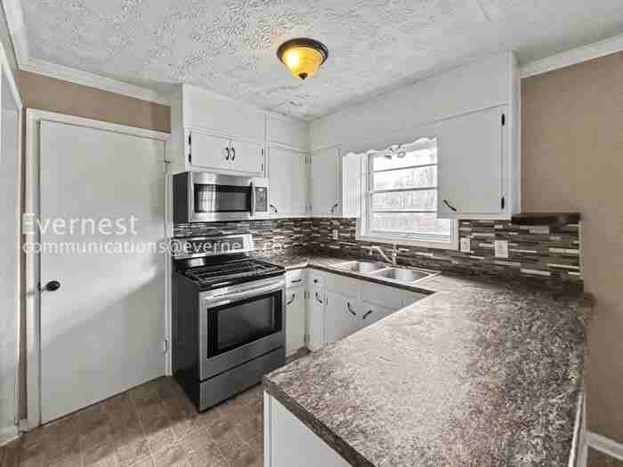 2131 Oland Cir - Photo 4 of 41