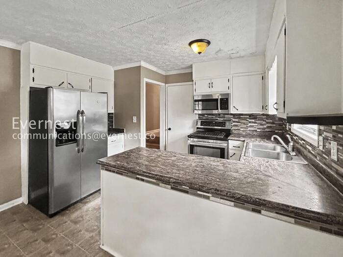 2131 Oland Cir - Photo 7 of 41