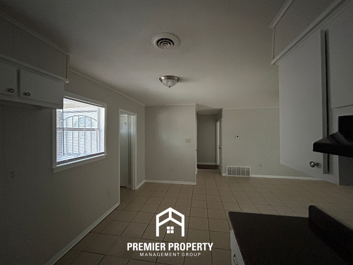 7757 Charleston Dr - Photo 5 of 22