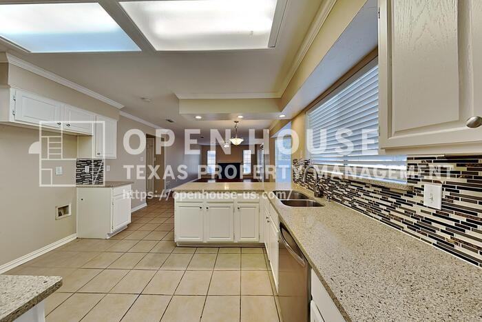 2108 Fairmont Dr - Photo 6 of 28