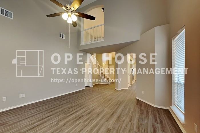 1432 Christine Dr - Photo 4 of 23