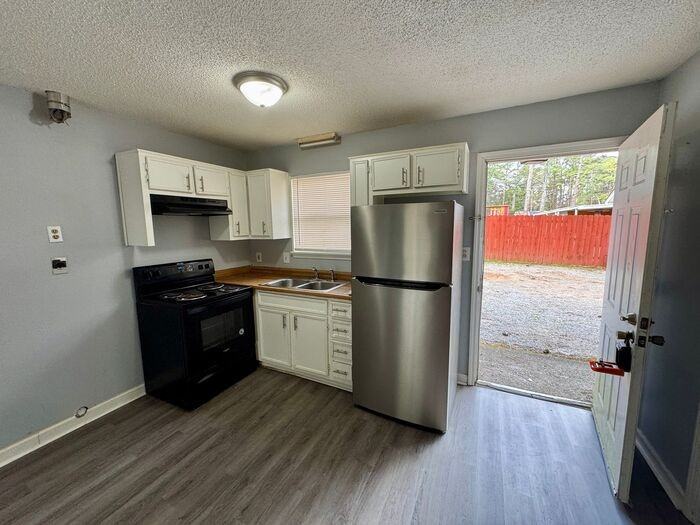 3702 Penny St Sw #C - Photo 3 of 12