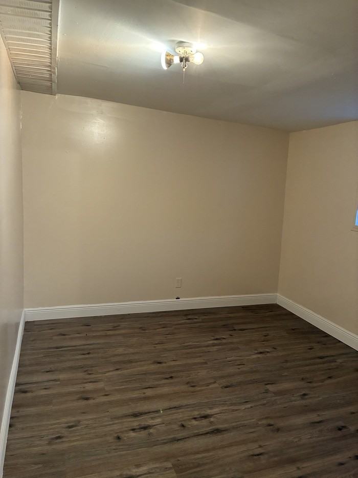 389 Clark Ave - Photo 2 of 12