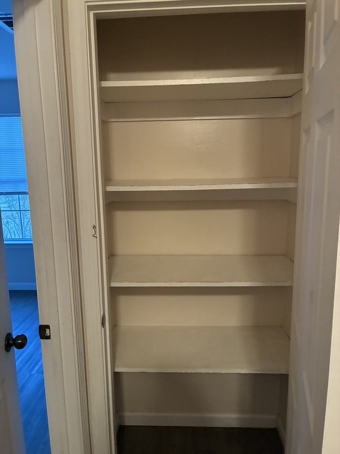 389 Clark Ave - Photo 6 of 12