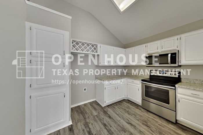 8720 Mystic Trl - Photo 7 of 20