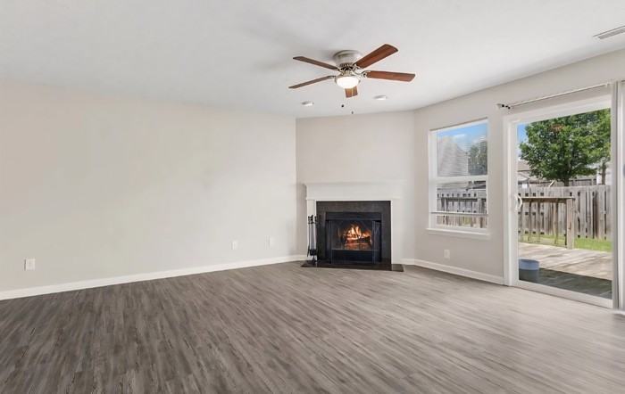 10522 Hunters Crossing Blvd - Photo 3 of 18