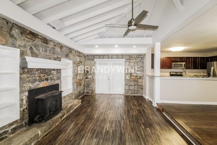 3292 Westmart Ln - Photo 3 of 19