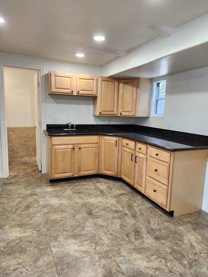 205 Elm Ave - Photo 5 of 13