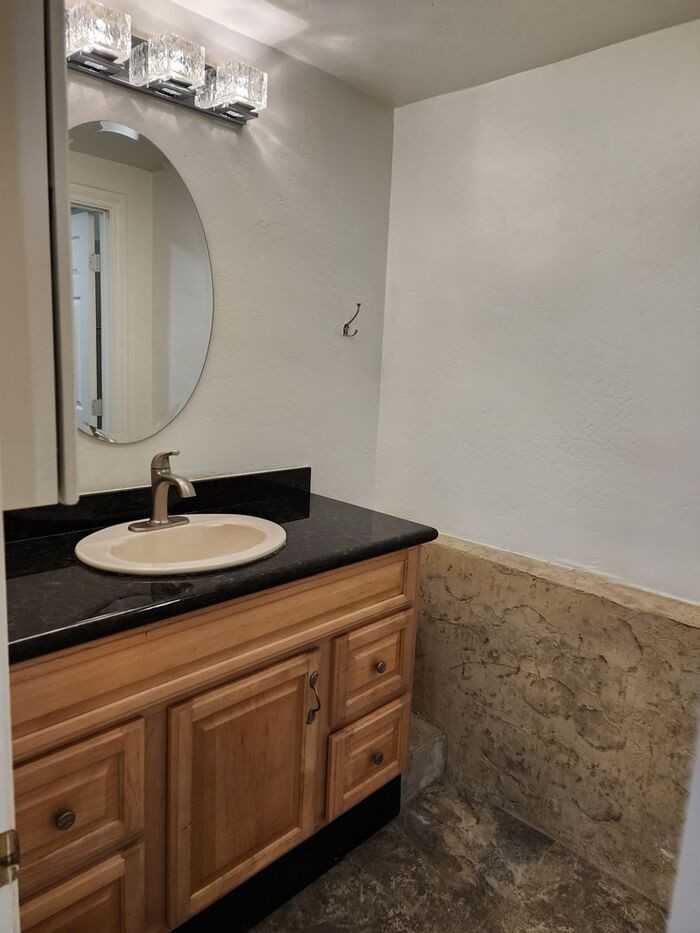 205 Elm Ave - Photo 6 of 13