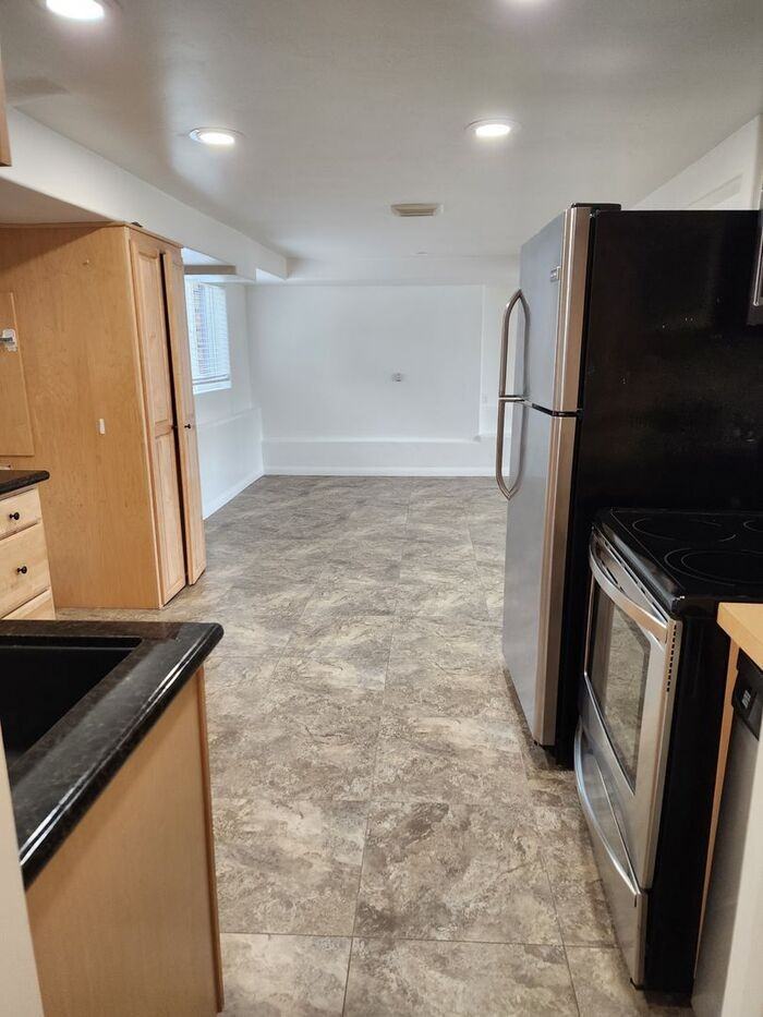 205 Elm Ave - Photo 7 of 13