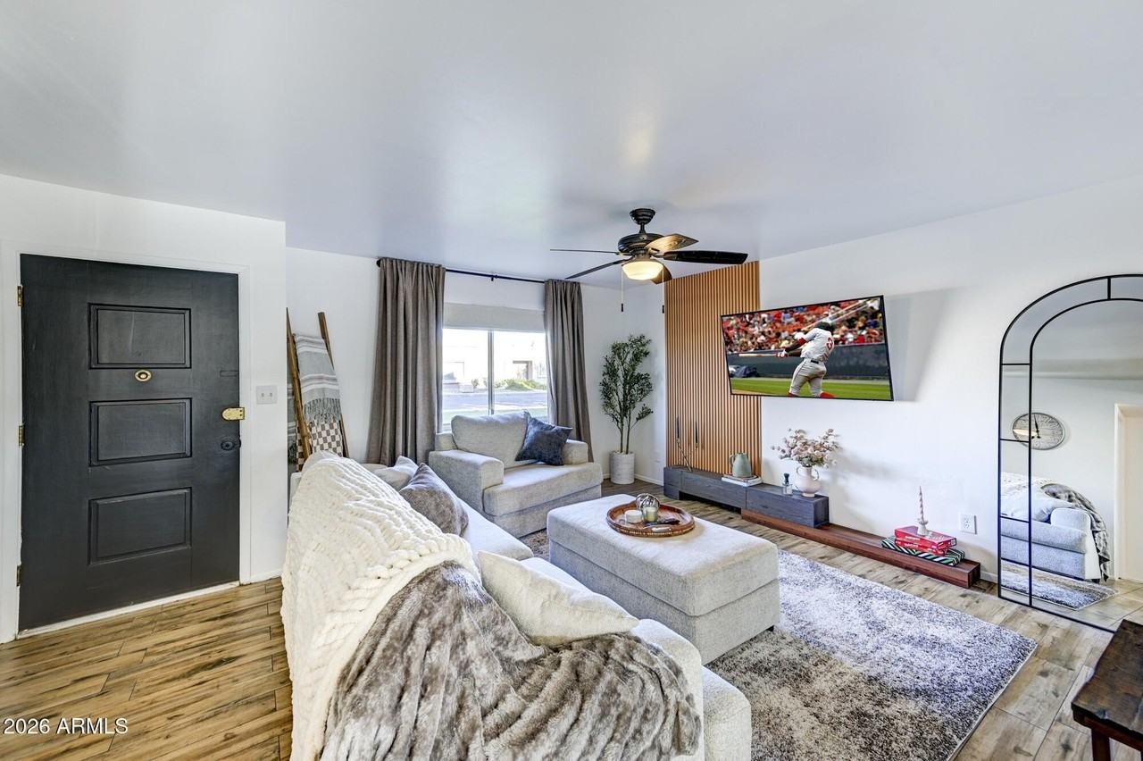 5986 N 83rd St - Photo 3 of 32