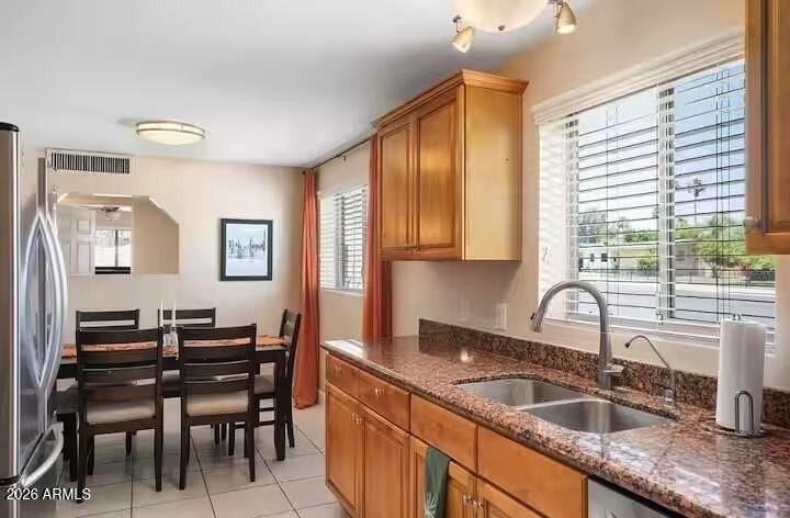 7501 E Minnezona Ave - Photo 7 of 40