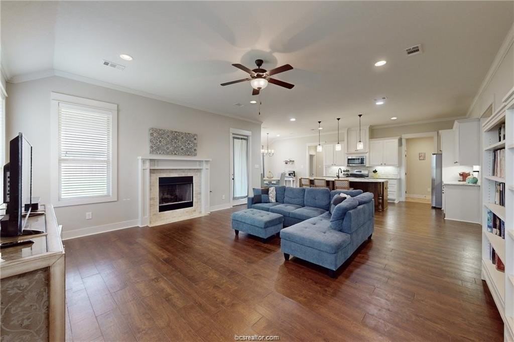 3007 Embers Loop - Photo 2 of 27