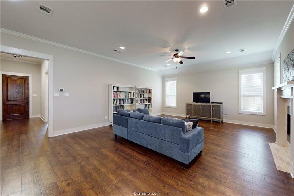 3007 Embers Loop - Photo 4 of 27