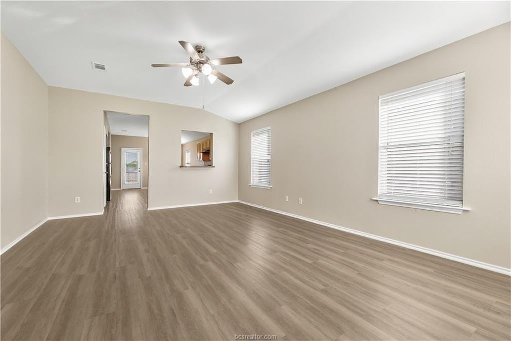 913 Whitewing Ln - Photo 2 of 18