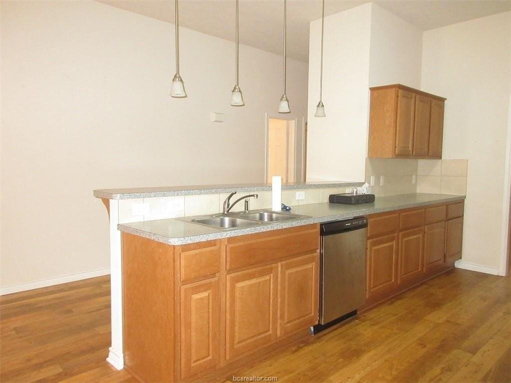 1105 Hopewell Ct - Photo 7 of 22