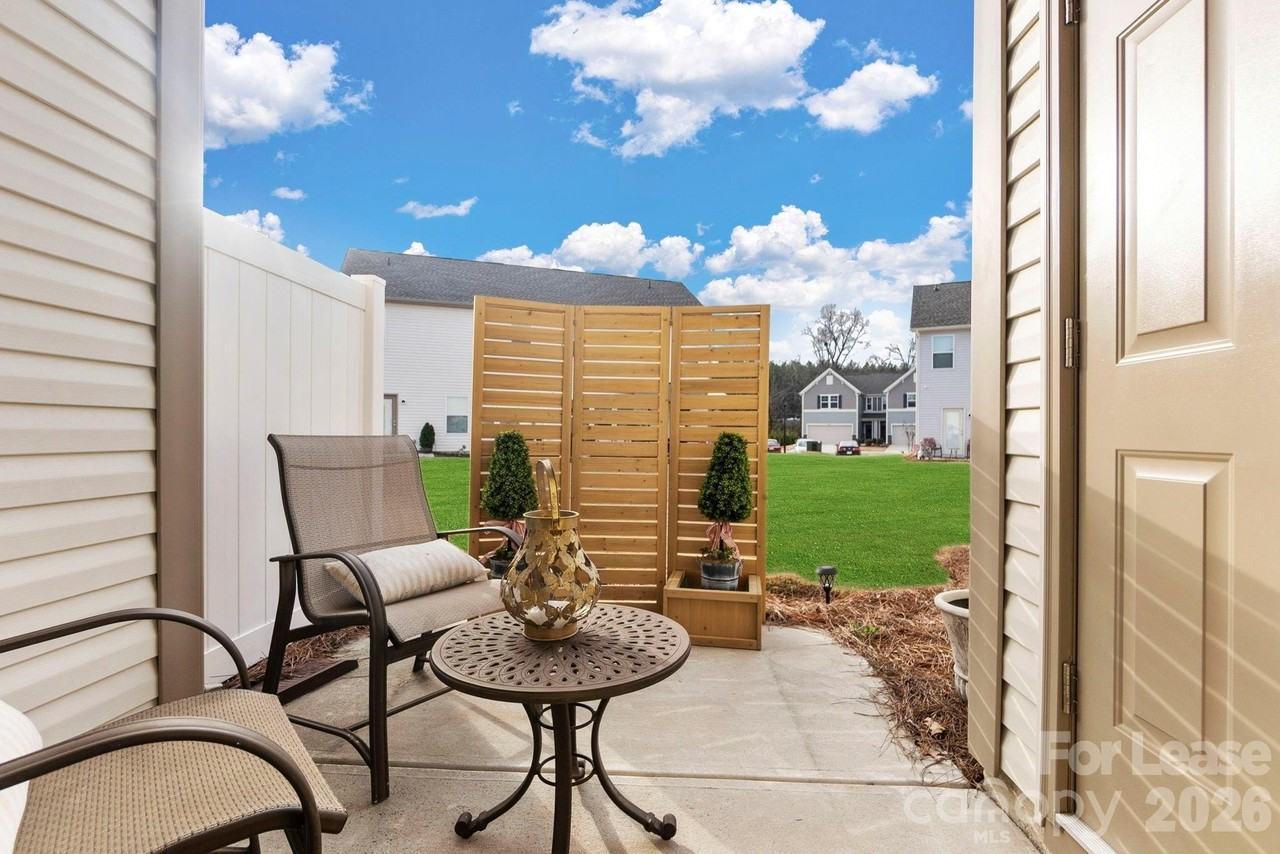 13917 Clayborn St - Photo 2 of 22