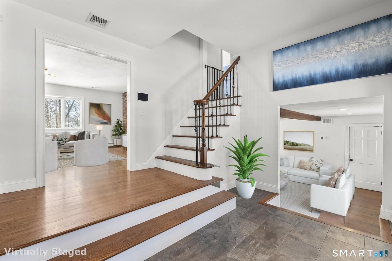 153 Fillow St - Photo 3 of 40