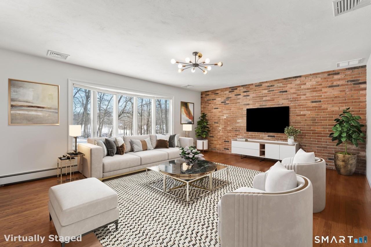 153 Fillow St - Photo 4 of 40