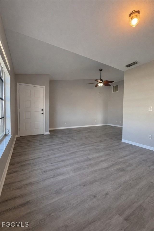 3603 Se 9th Pl Apt 8 #8 - Photo 4 of 13
