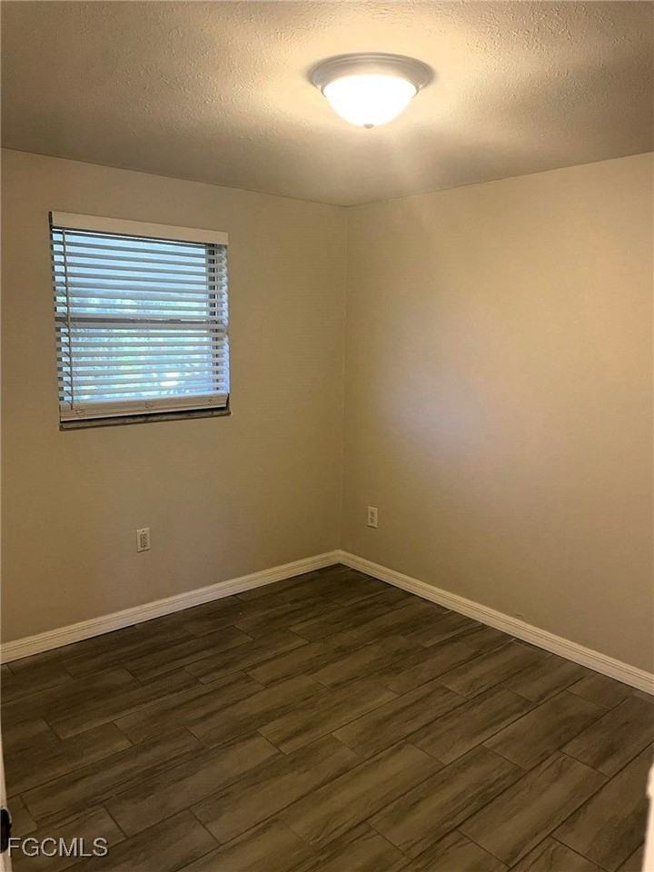 2173 Barry Dr - Photo 6 of 9