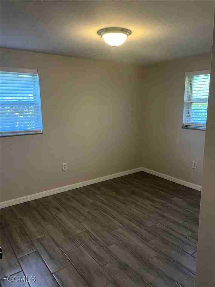 2173 Barry Dr - Photo 7 of 9