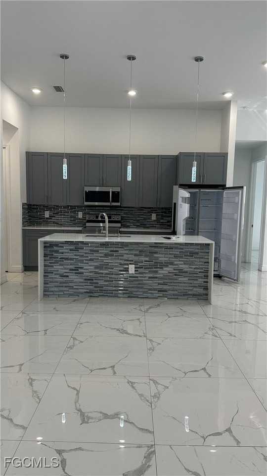 3217 64th St W - Photo 4 of 15