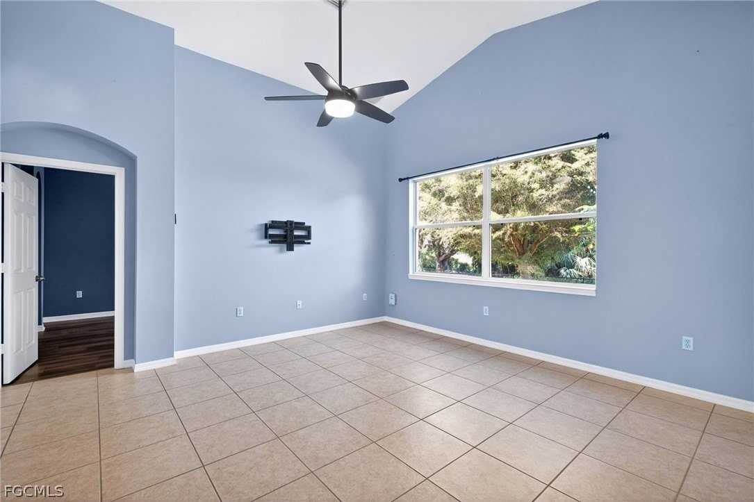 8278 Sumner Ave - Photo 6 of 27