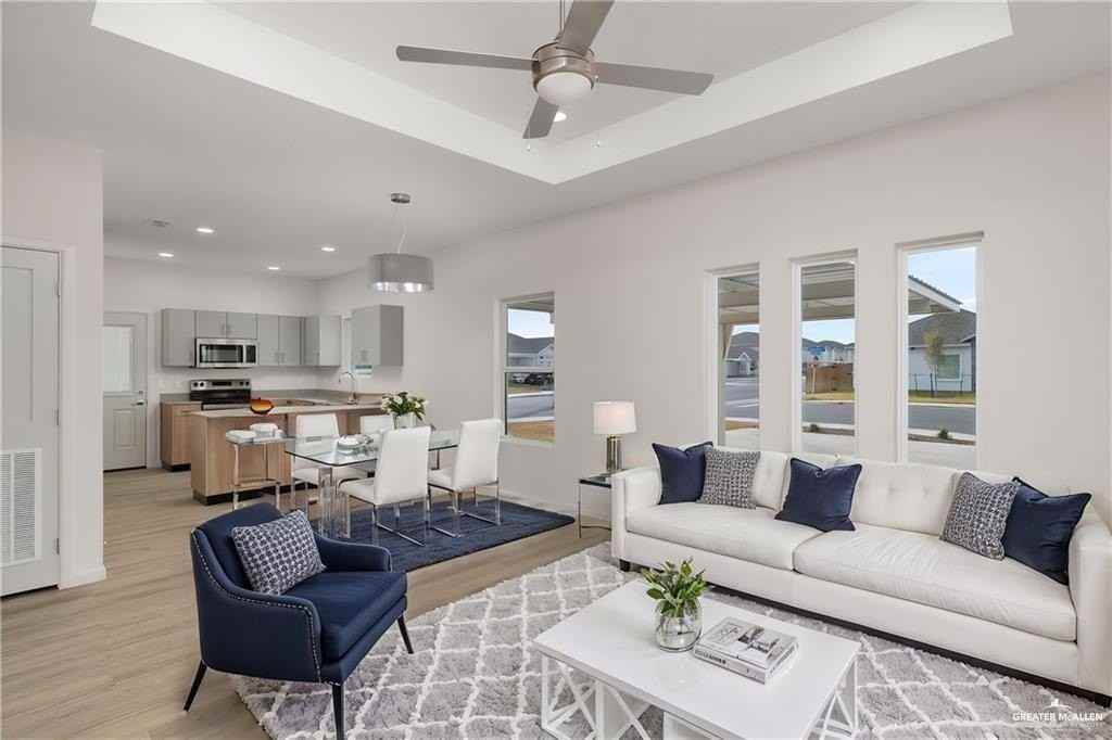 804 N Clarence Ave Apt 1 - Photo 3 of 10