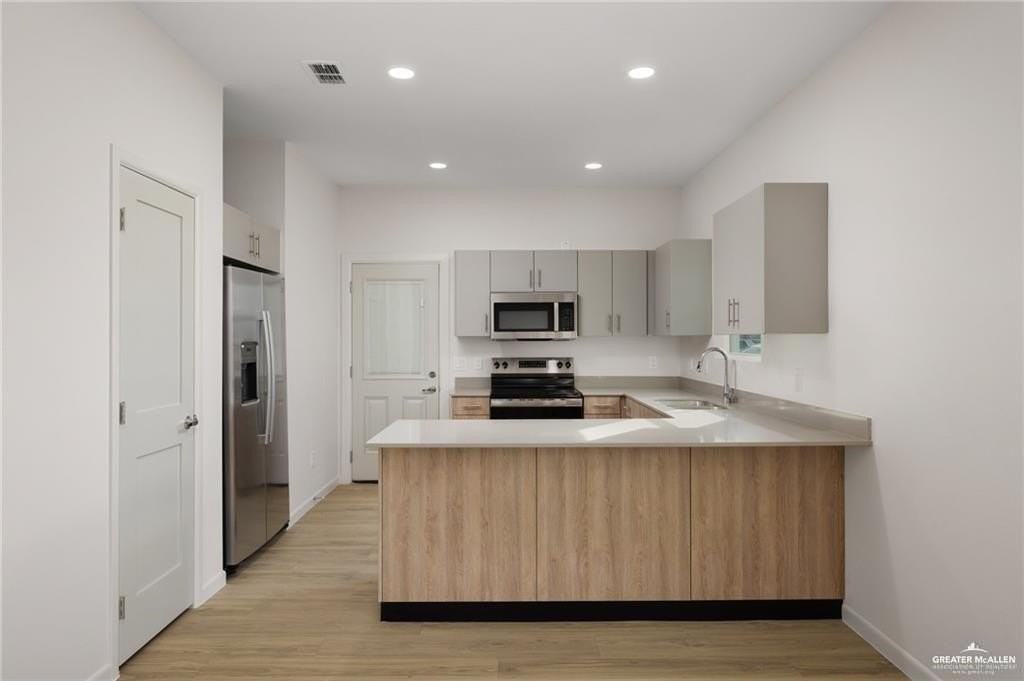 804 N Clarence Ave Apt 1 - Photo 4 of 10