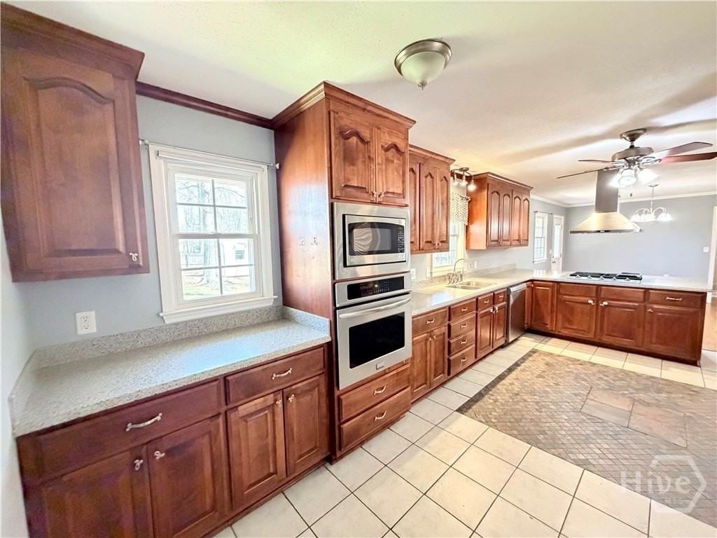 560 Greencrest Dr - Photo 6 of 22