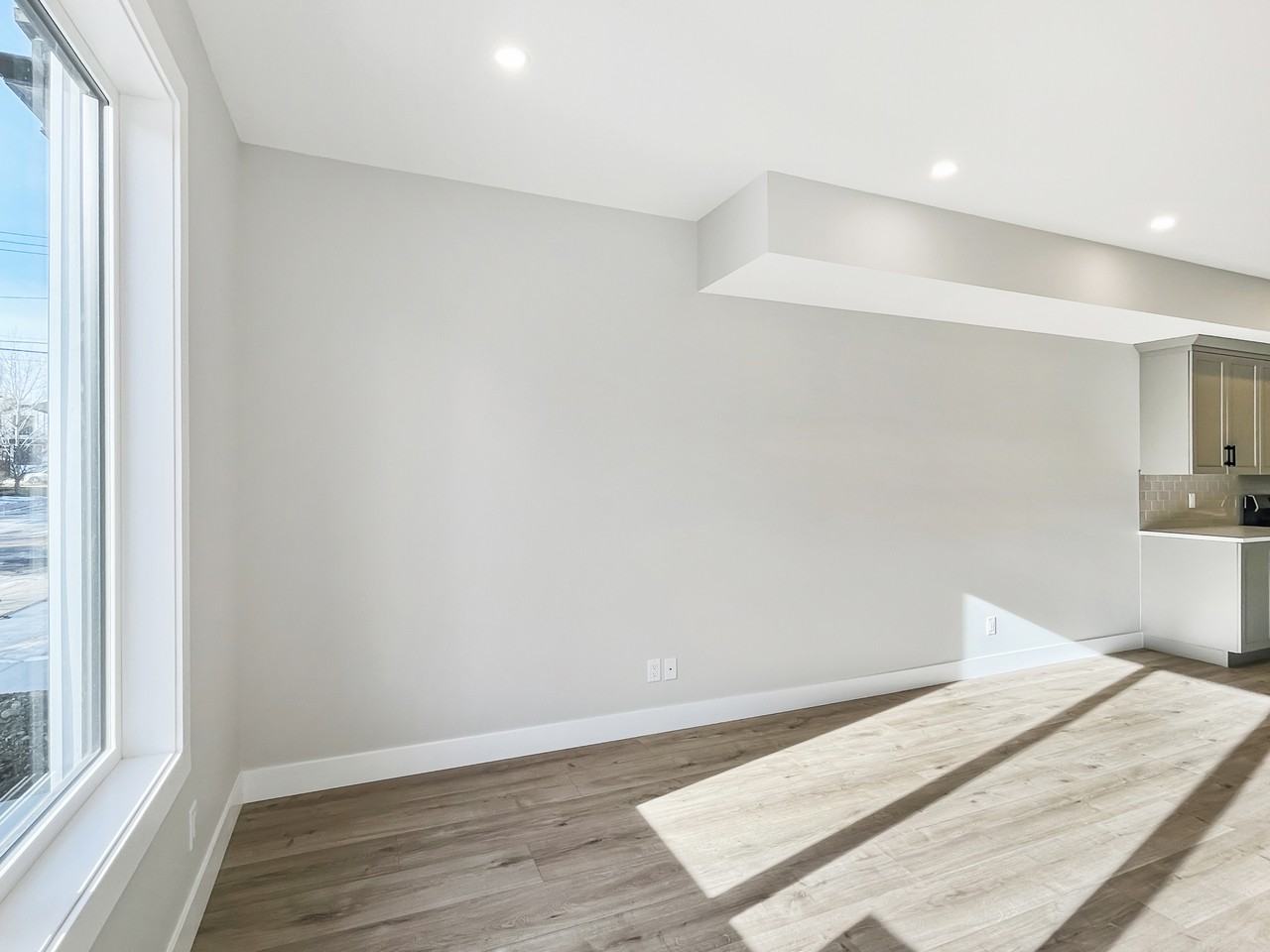 2618 28 Ave Sw #2618UPPER - Photo 6 of 32