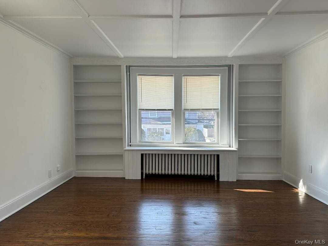 31 Totten Pl - Photo 3 of 10