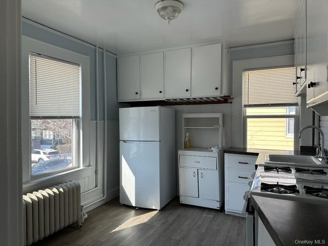 31 Totten Pl - Photo 4 of 10