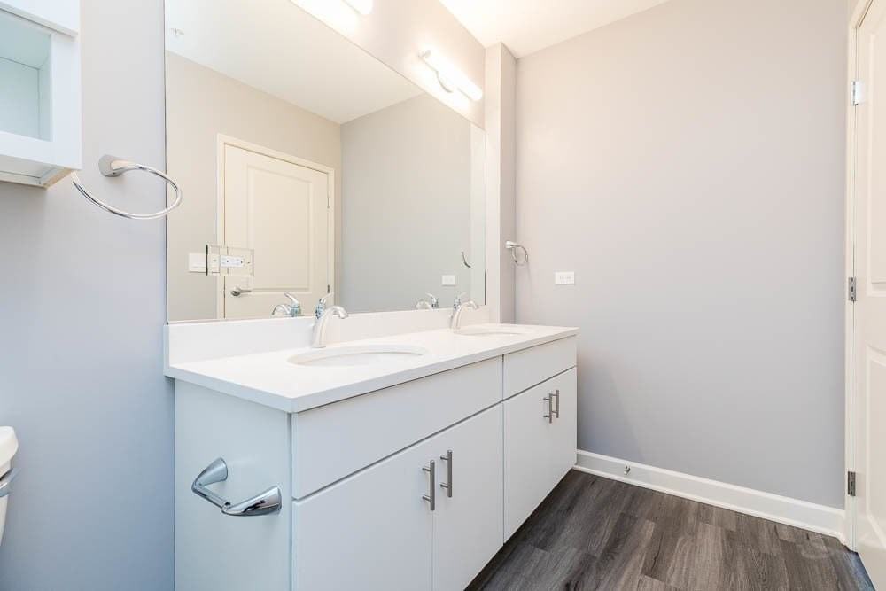 1312 Shermer Rd Apt 305 - Photo 7 of 10