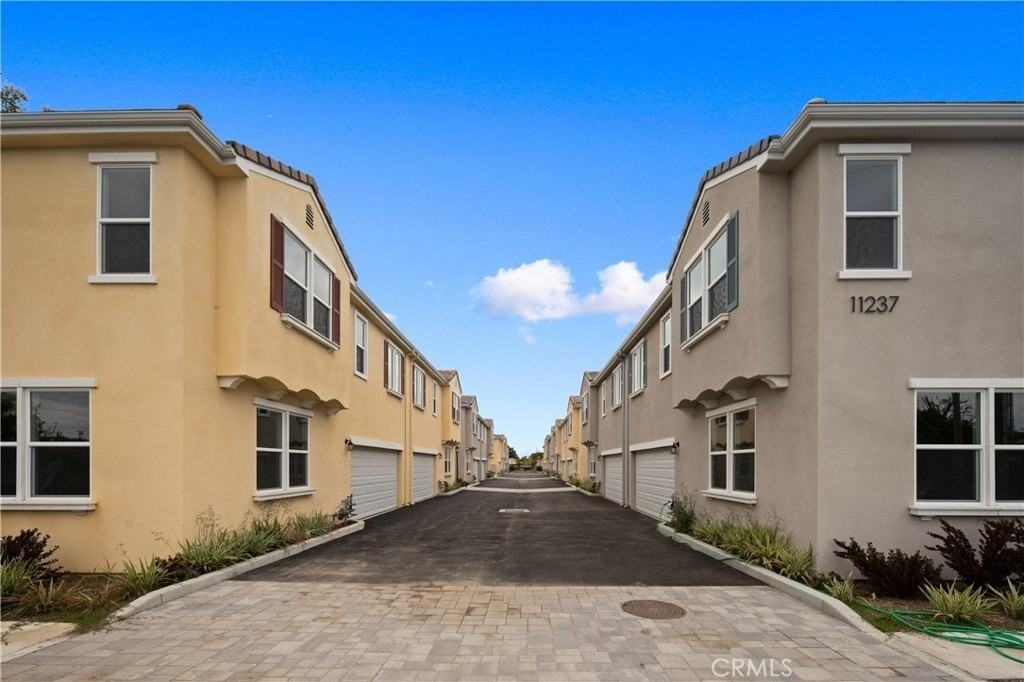 11237 Gladhill Rd #4 - Photo 2 of 30