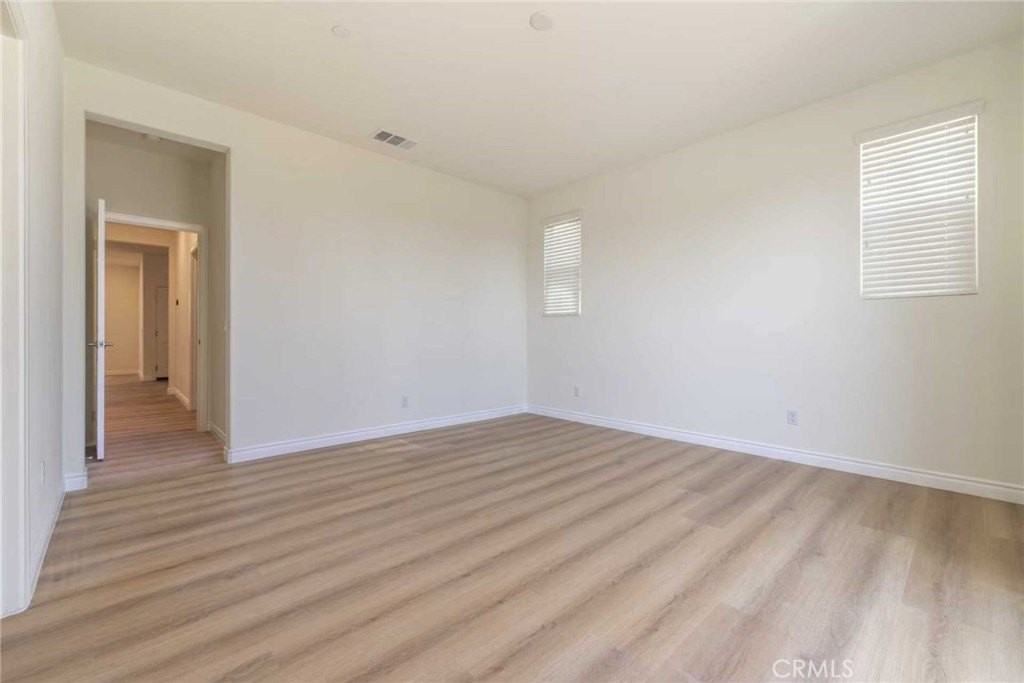 2437 Crater Ave - Photo 3 of 11