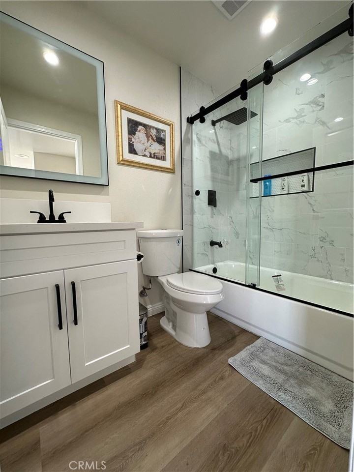 2207 W 78th St - Photo 4 of 6